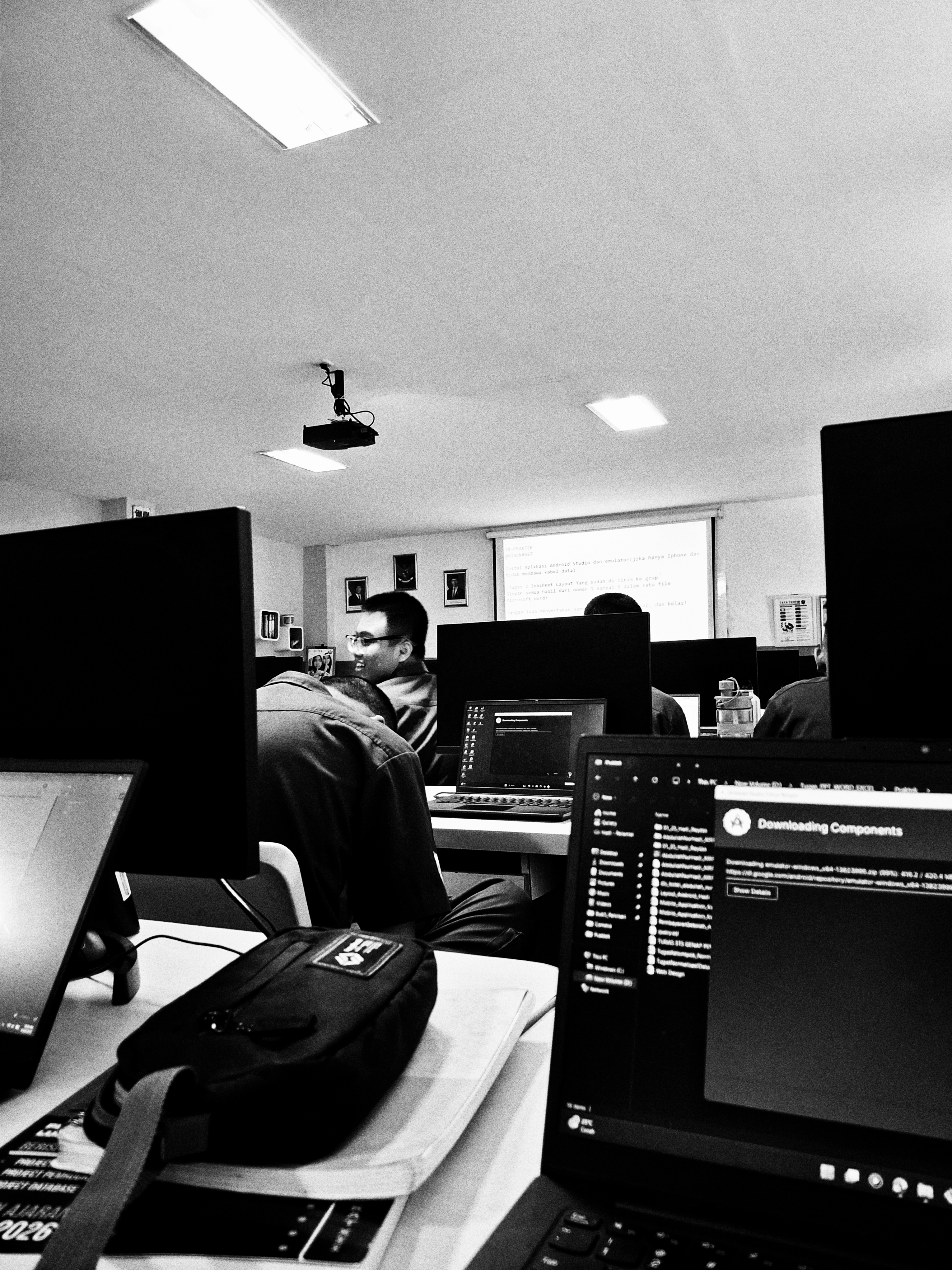 Praktik software engineering bersama teman