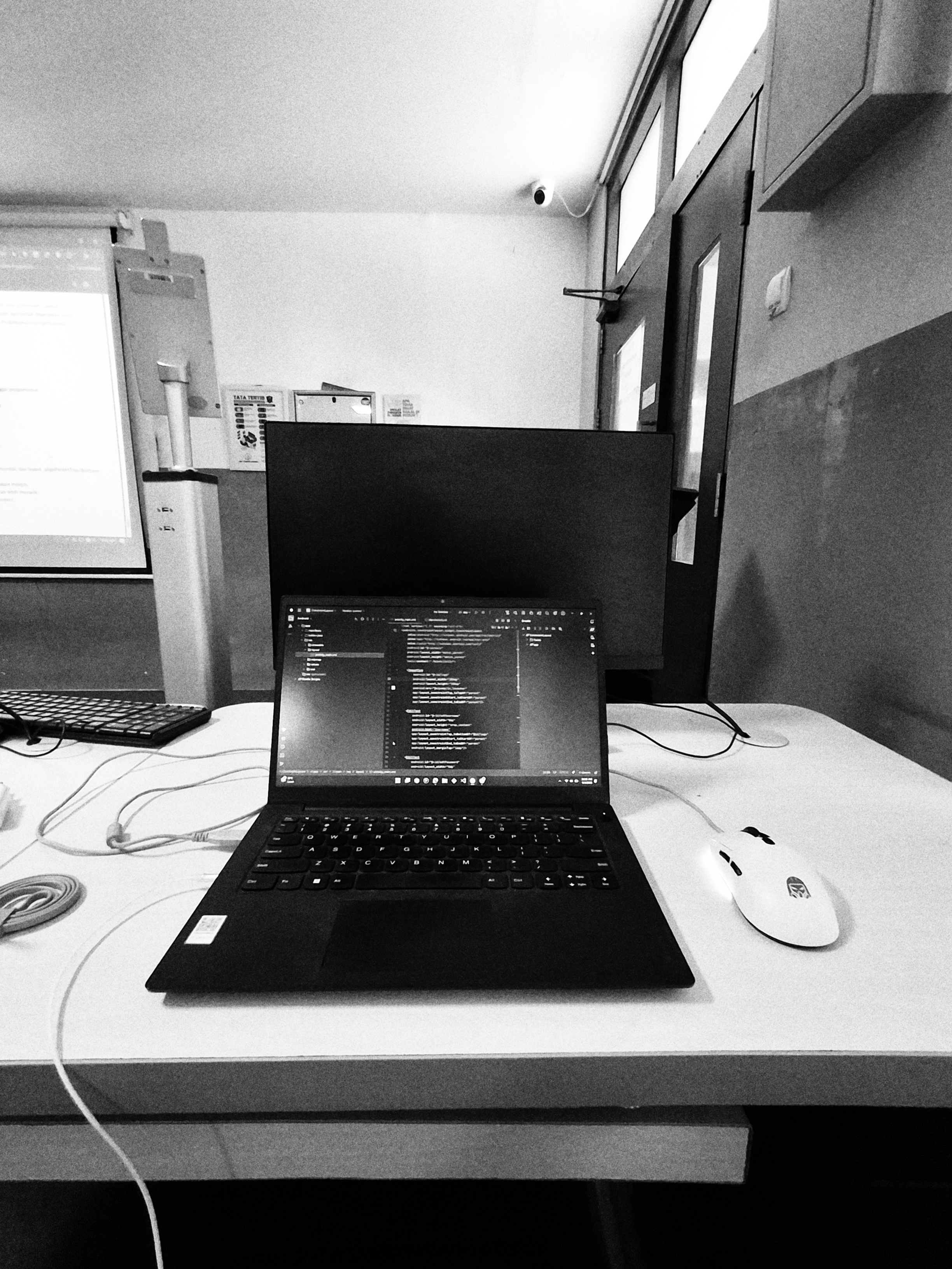 Praktik coding aplikasi mobile